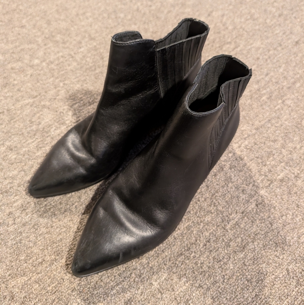 Halogen Black Ankle Booties Chelsea Boots Women's Size 9 Pointed Toe Block Heel
